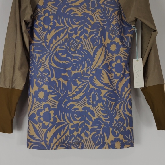 Seea Floral Rashguard - Picture 5 of 7